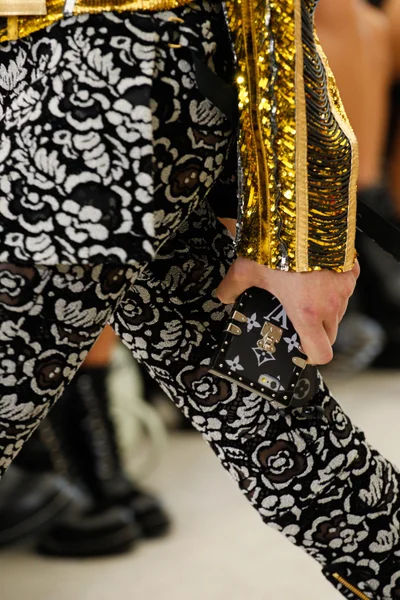 Look 64